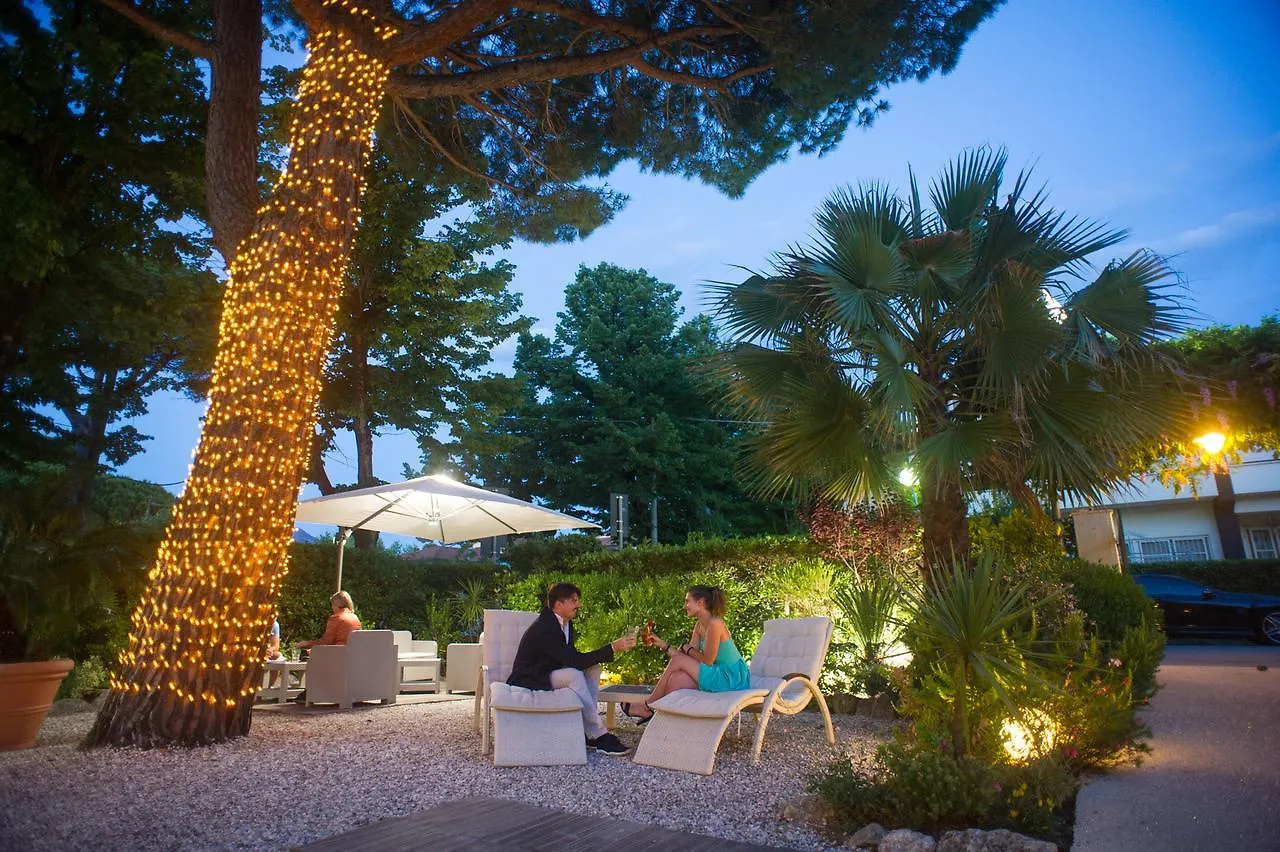 Hotel La Pace Forte dei Marmi 3*,  Italien
