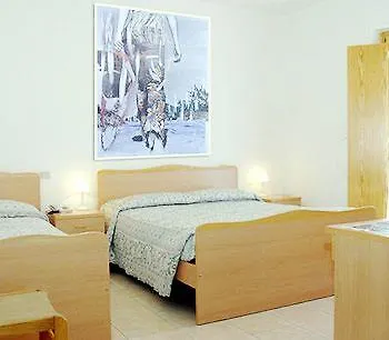 ***  פורטה דיי מארמי Hotel La Pace איטליה