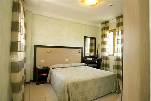 פורטה דיי מארמי Hotel La Pace פורטה דיי מארמי